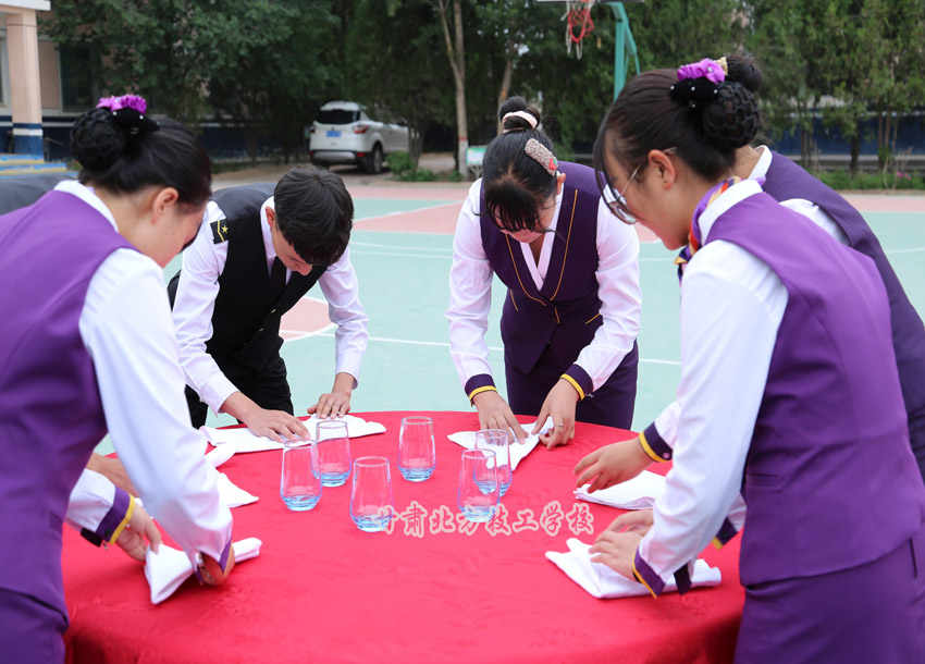 兰州铁路学校告诉你，初中毕业学啥技术好？