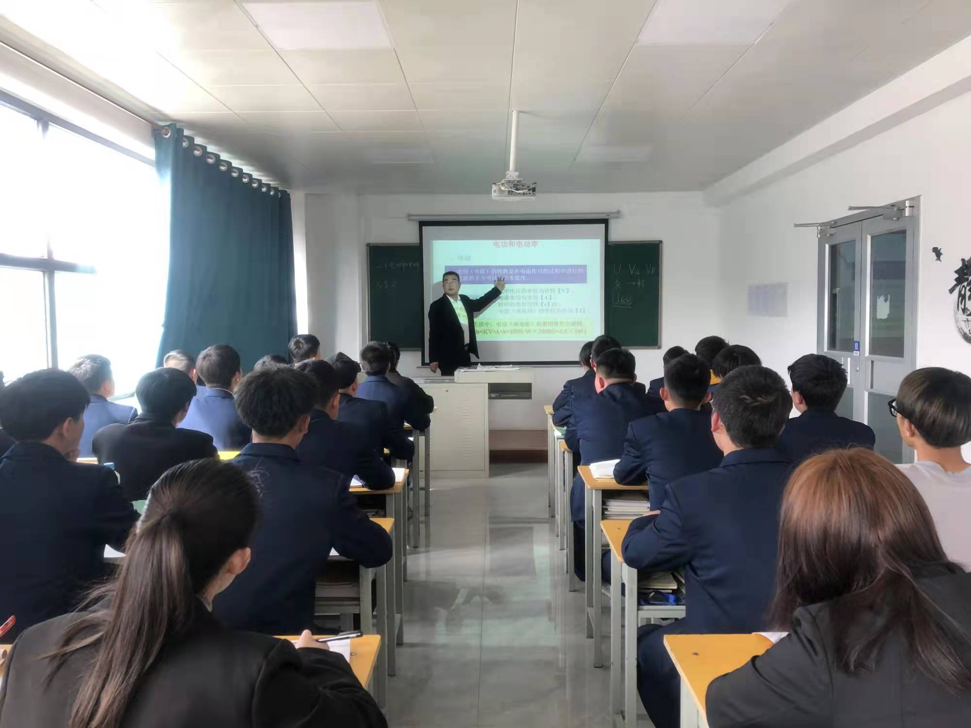 兰州中专学校告诉你考不上高中有必要上中专吗？