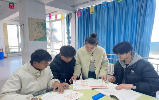 校园文字拼图・课桌旁札 | 一程相伴，一生温暖